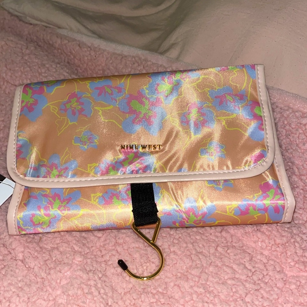 NWT Nine West Hanging Organizer